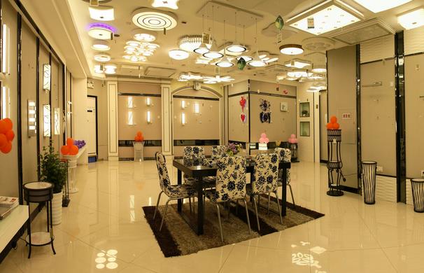LED照明企業(yè)抱團發(fā)展 注重核心創(chuàng)新.jpg