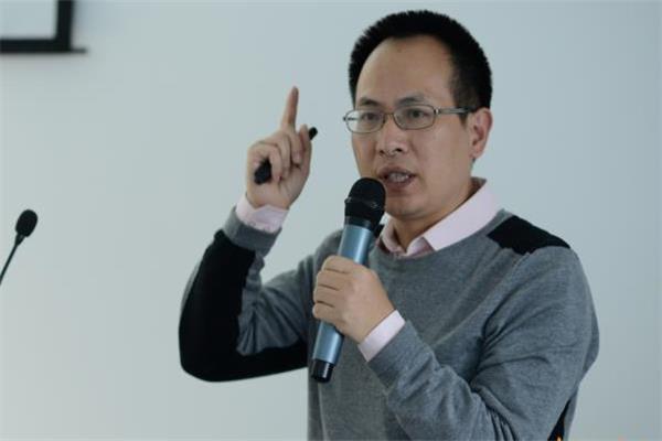 齊家網創(chuàng)始人  鄧華金.jpg