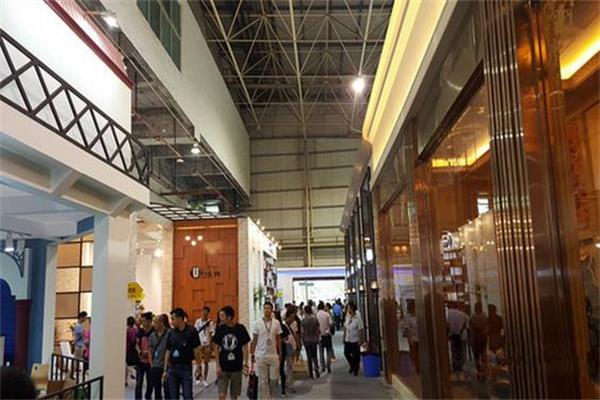 厚街鎮(zhèn)家具展覽格局將進(jìn)入三展聯(lián)動時代.jpg