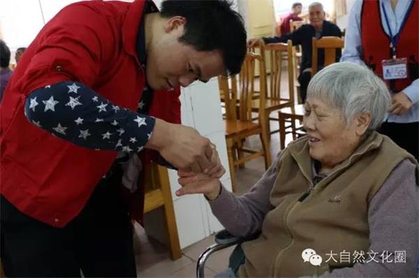 大自然家居：有一種愛叫堅(jiān)持!.jpg