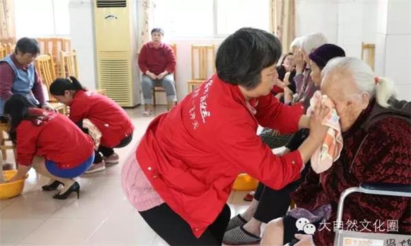 大自然家居：有一種愛叫堅(jiān)持!.jpg