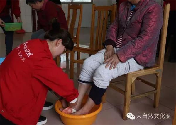 大自然家居：有一種愛叫堅(jiān)持!.jpg