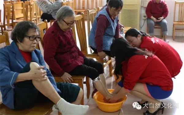 大自然家居：有一種愛叫堅(jiān)持!.jpg