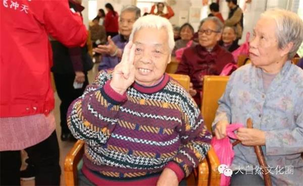 大自然家居：有一種愛叫堅(jiān)持!.jpg